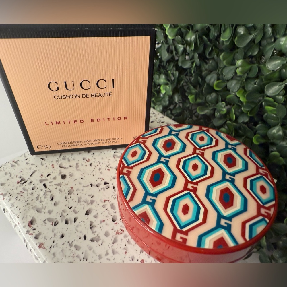 NEW LIMITED EDITION Gucci Cushion de Beauté shade 03 - Picture 2 of 5